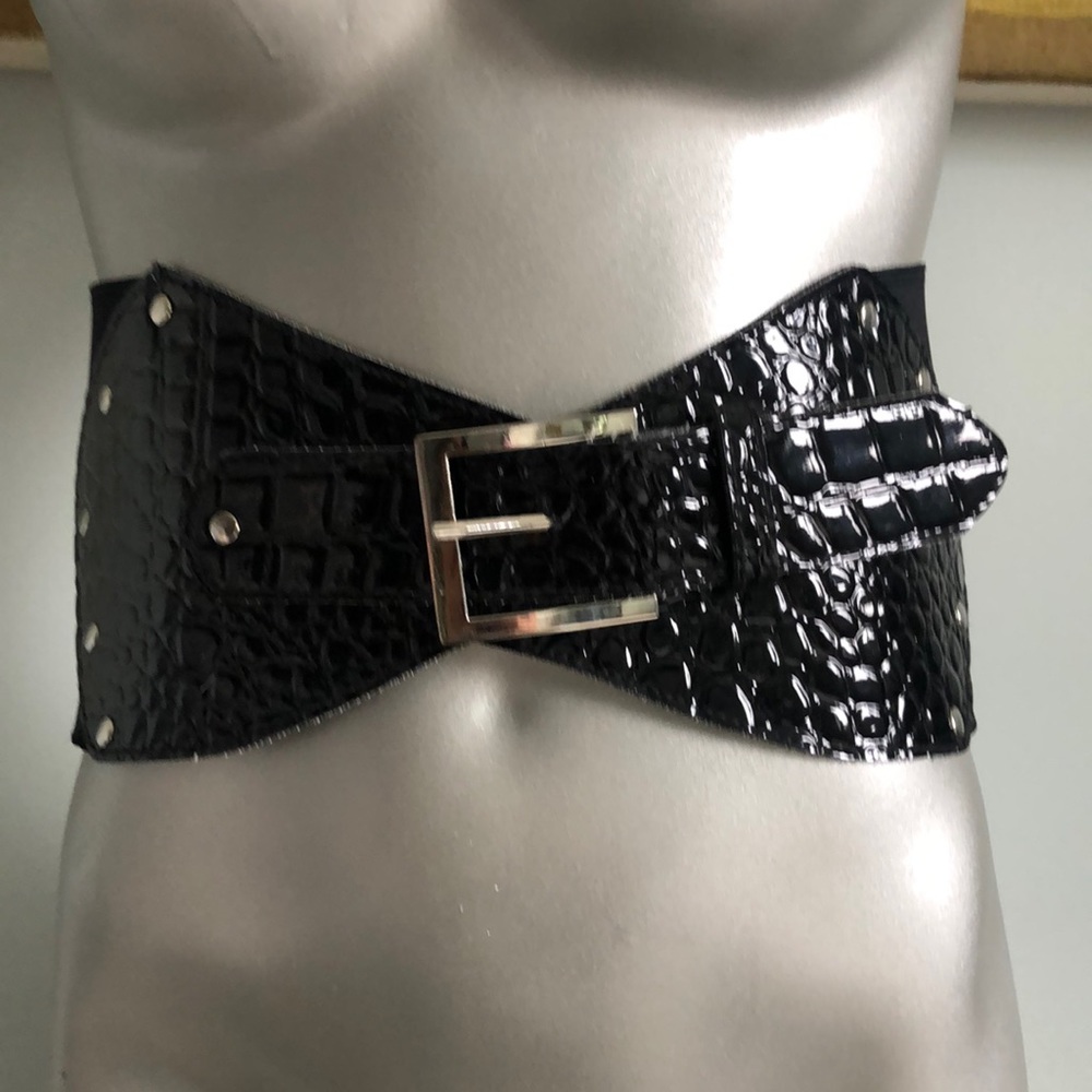 Patten leather faux alligator skin corset belt size small